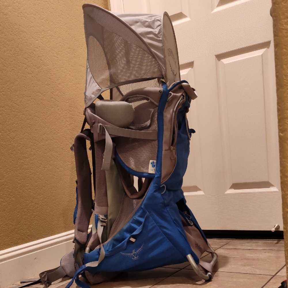 OSPREY Poco Plus Blue and Tan Child Carrier